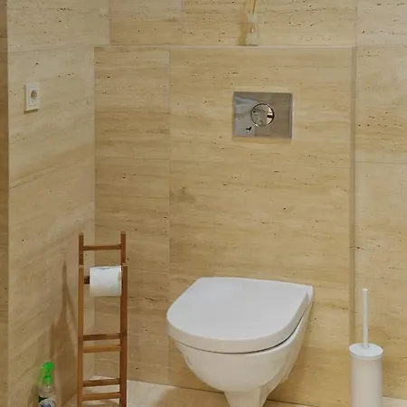 Six Simona * 维尔纽斯