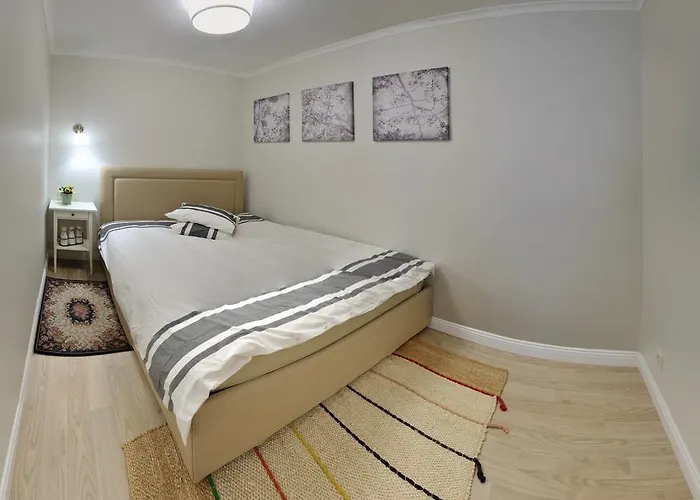 Six Simona * Vilnius