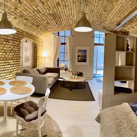 Six Simona Butas Vilnius