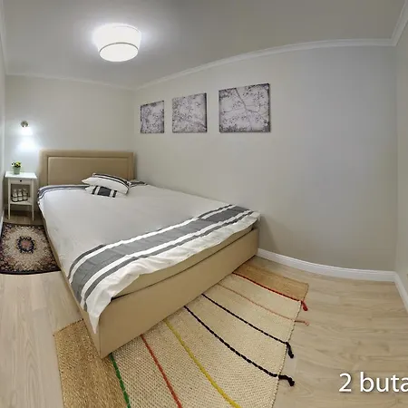 Six Simona * Vilnius